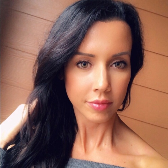 Meet your Posher, Sarah - Picture 1 of 1